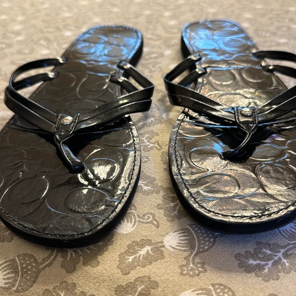Black Coach Patent Leather Flip Flops - Picture 1 of 2